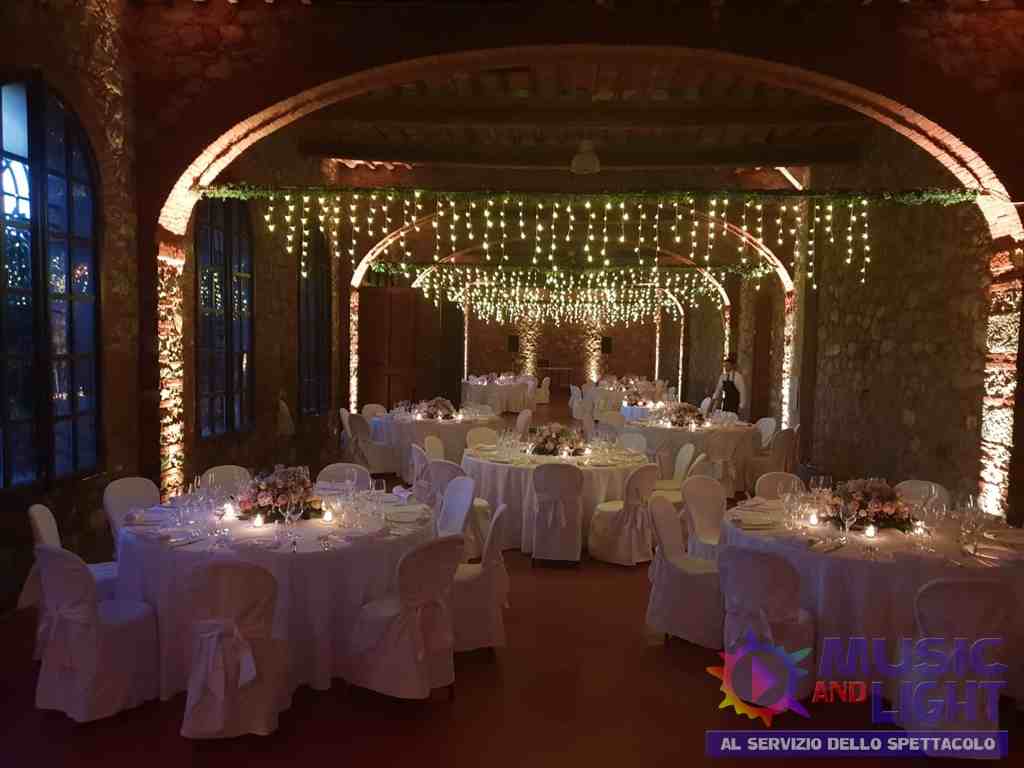 MATRIMONIO VILLA BRUGHIER LUCCA ALLESTIMENTO LUCI CENA E DISCOTECA