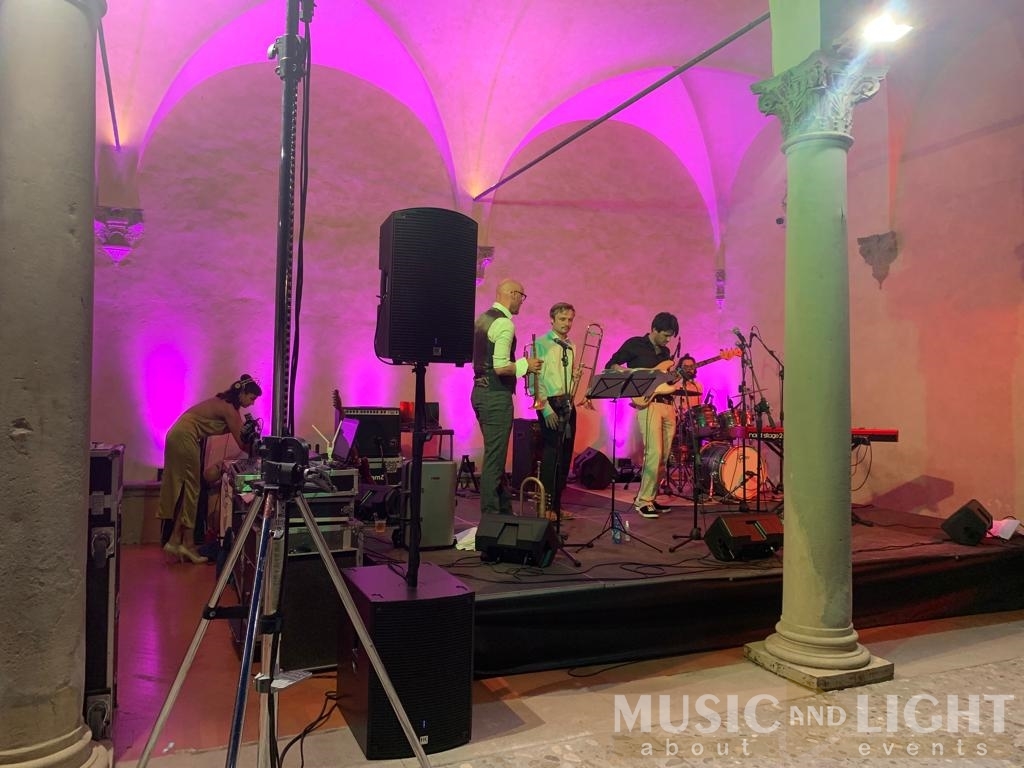 SERVICE AUDIO/LUCI/PALCO EVENTO LIVE EUROPEAN UNIVERSITY INSTITUTE BADIA FIESOLANA (FI)