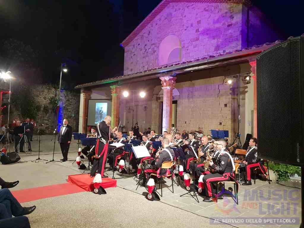 MONTEMURLO PIAZZA DELLA ROCCA- FANFARA DEI CARABINIERI