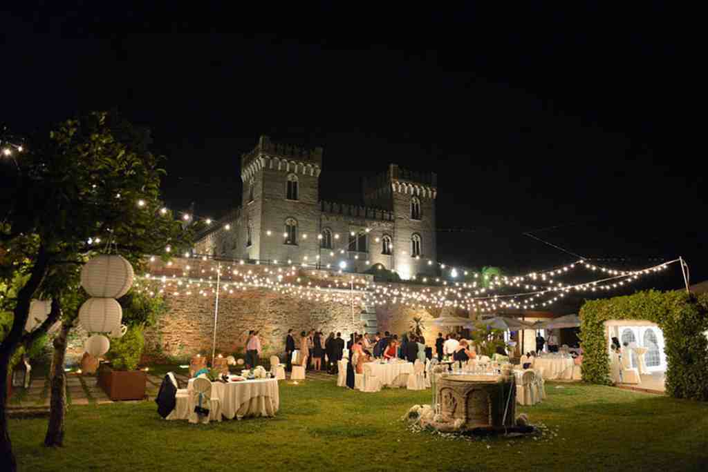 NOLEGGIO CATENARIE LUMINOSE PER MATRIMONI TOSCANA 