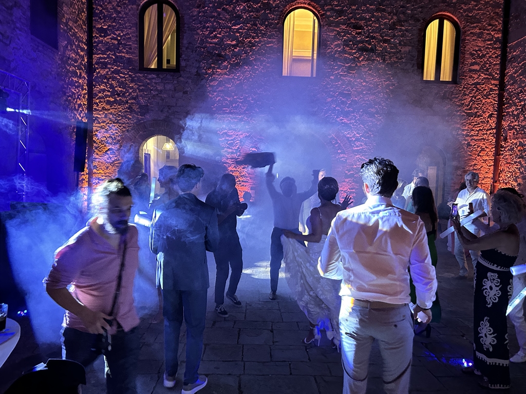 CASTELLO LA LECCIA WEDDING WITH PARTY/DINNER/APERITIF/CEREMONY SET UP LIGHTS AND AUDIO